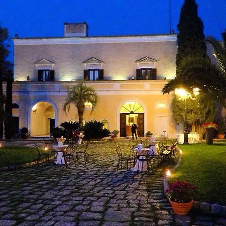 Relais Reggia Domizia 4* ماندوريا