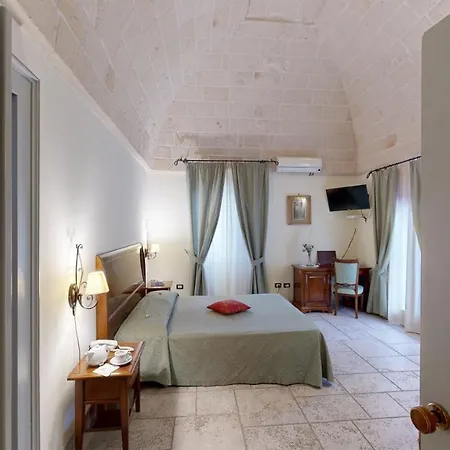 Relais Reggia Domizia 4* ماندوريا