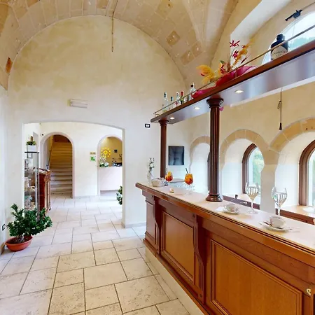 Relais Reggia Domizia 4* ماندوريا