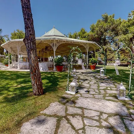 Relais Reggia Domizia فندق