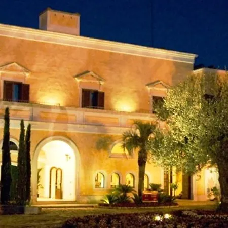 Relais Reggia Domizia 4* ماندوريا