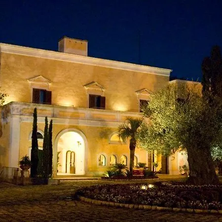Relais Reggia Domizia 4* ماندوريا