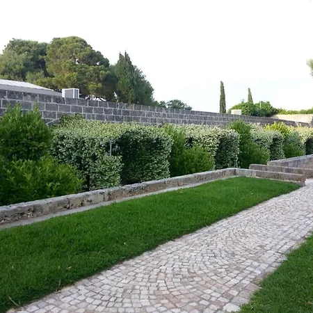Relais Reggia Domizia فندق