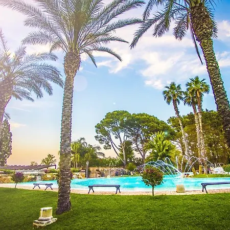 Relais Reggia Domizia فندق