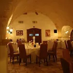 Relais Reggia Domizia Hotel 4*