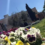 Relais Reggia Domizia Hotel 4*