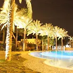 Hotel Relais Reggia Domizia 4*