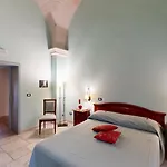 Relais Reggia Domizia 4*