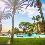 Relais Reggia Domizia Hotel